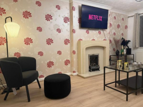 Coventry - 3 Beds - Pet Friendly - Free Parking